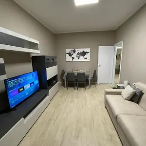 Casa Iris , Rozzano Italia